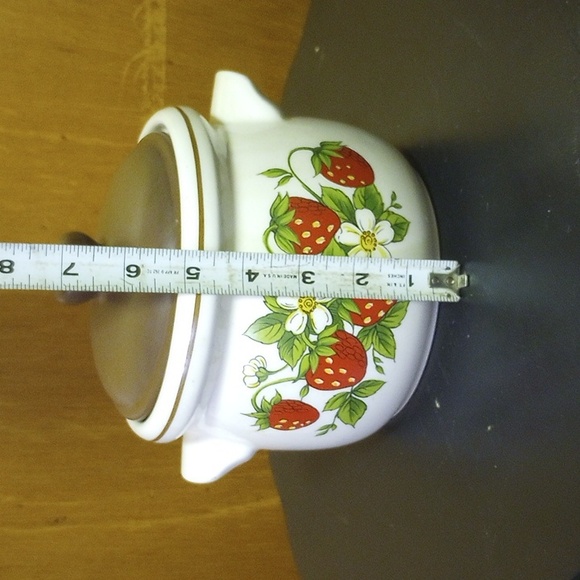 Vtg Strawberry & Floral Ceramic Canister or Cookie Jar w/ Handles. Cream, Red - Picture 4 of 8